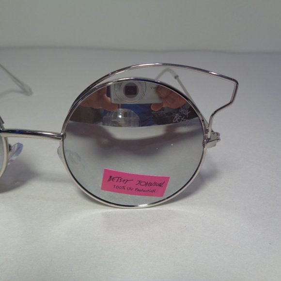 Betsey Johnson BJ475109 New Womens Sunglasses
